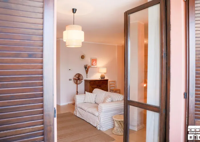 Panoramic By Design Apartment *